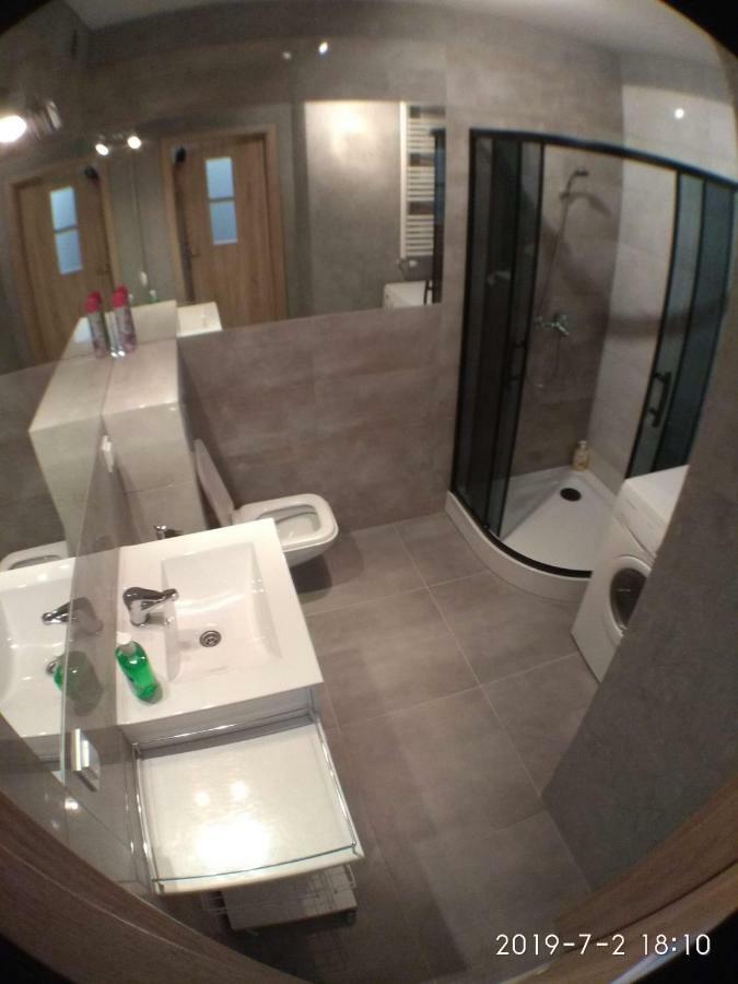 1110 Smialego 39 - Tanie Pokoje W Apartamencie - Samodzielne Zameldowanie - Self Check In Познан Екстериор снимка